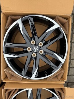 NOVÉ ORIGINÁL Alu TOYOTA CH-R, RAV - R19, 5x114.3 - 4