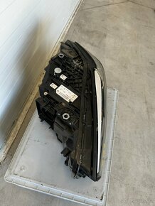LEVÝ SVĚTLOMET BMW G30/G31 - 4