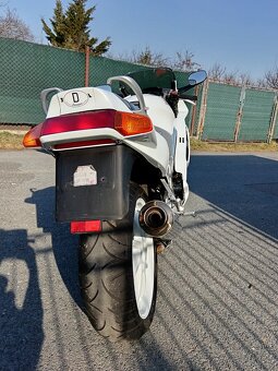 Honda VFR 750 - 4