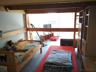 Zvýšená postel - masivní - 4