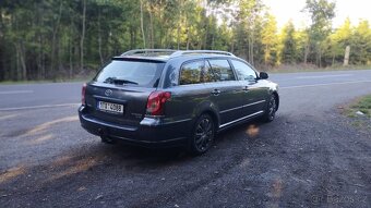 Toyota Avensis - 4