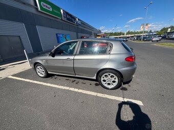 Alfa Romeo 147 1.9 JTD - 4