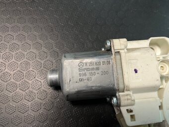 Mercedes R w251 motorek ovládací okna - 4