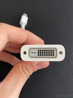 Apple Mini DisplayPort na DVI adaptér - 4