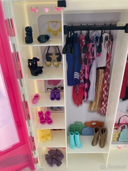Barbie šatník skříň - 4