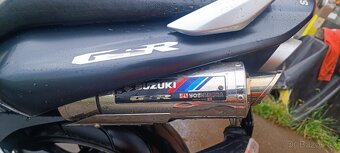 Suzuki GSR 600 - 4
