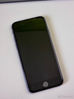 Apple iPhone 8 černý 64 GB - 4