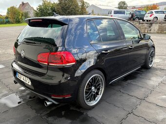 Volkswagen Golf GTi 2.0TSi 155kW DSG, DCC, 2 sady alu kol - 4
