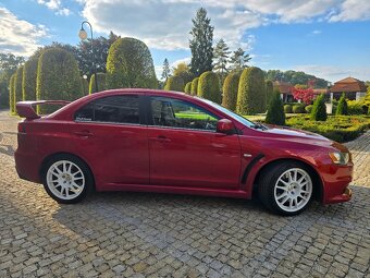 Mitsubishi Lancer Evolution X - 4