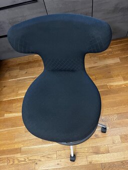 Designová barová židle Vitra Pivot High Stool - 4