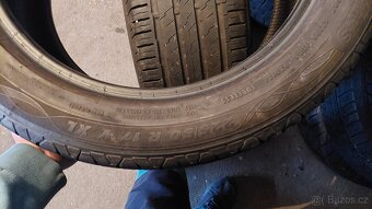 225/50R17 - 4