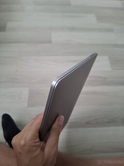 MacBook PRO 13 palců M1 chip 8 RAM 256SSD 80 cyklů - 4