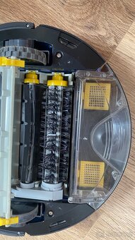 Robotický vysavač iRobot Roomba - 4