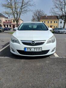 Opel Astra 2.0 CDTi  navialu PDC - 4