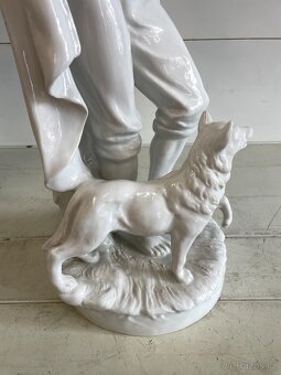 Velká porcelánová socha Muž se psem Royal DUX - 4