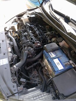 Hyundai i40 Vadný motor . Na náhradní díly - 4