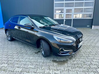 Hyundai i30 Fastback 1.5T-GDI 117KW MHEV DCT ZÁRUKA - 4