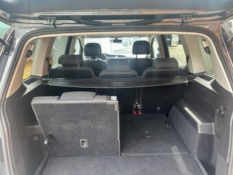 Volkswagen Touran 2.0 TDi 110kW 7míst - 4
