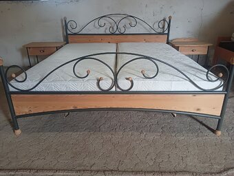 Kompletní stylová kovaná postel 180/200 - 4