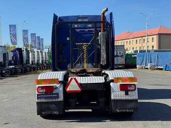 Volvo VNL 6x4 traktor - 4