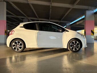 Peugeot 208 - max výbava - 4