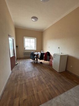 Kanceláře/obchodní prostory/bydlení - 4