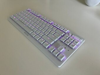 Razer DeathStalker V2 Pro Tenkeyless (Red Switch) - White - - 4