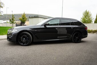 BMW 540i xDrive Touring - 4