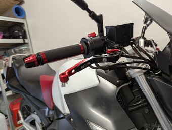 Suzuki GSR 600 - 4