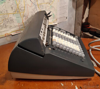 Funkční elektromechanická kalkulačka Nisa PK5 z roku 1974 - 4