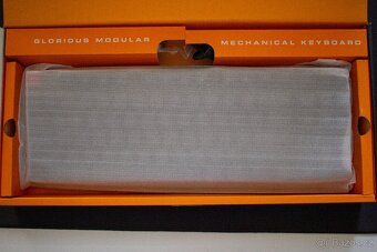 Mechanická klávesnice Glorious GMMK TKL - 4