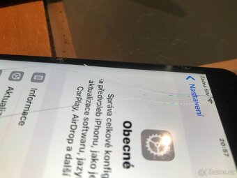 Iphone SE 2020, 64 GB, baterie 75%, praskliny skla displeje - 4