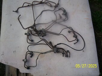 vstřikovací  potrubí  AVIA - 4