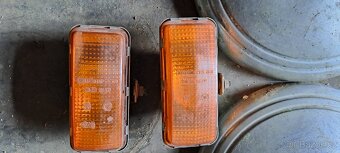 Poklice a blinkry na Škoda 100 - 4