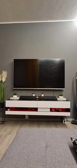 Prodám televizní stolek/skříňku - 4