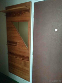 Předsíňová stěna,přírodní lakované dřevo se zrcadlem 174x70 - 4
