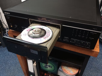 Sony CDP-XA7ES CD Player. - 4
