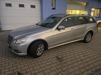 MB E 220CDi combi 2011 Aut. slušný stav a km. Elegance - 4