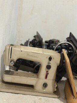 Staré šicí stroje Singer a další – dekorace / na renovaci - 4