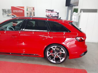 Audi rs4 - 4