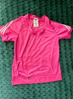 Dívčí set Adidas vel. 128 v dobrém stavu - 4