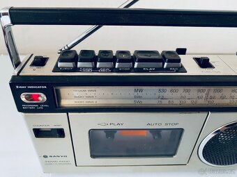 Radiomagnetofon Sanyo M 1700F, rok 1977 - 4