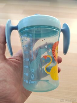 Dětské lahvičky, silikonové misky a bryndák (jednou použité) - 4