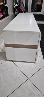 stolek pod TV lakovaný - 4