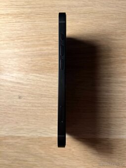 Apple iPhone 16e 128GB Černá - ZÁRUKA - 4