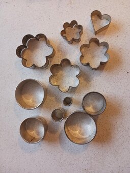 VÁNOČNÍ PEČENÍ- VYKRAJOVÁTKA I FORMIČKY - 4