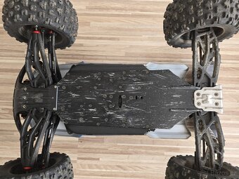 Arrma Kraton 6S s bateriemi - 4
