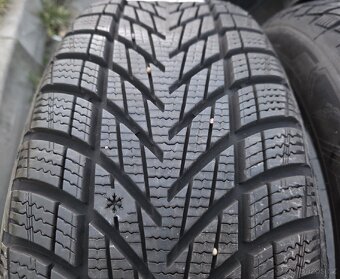2ks zánovních zimních pneu Goodyear 195/60/16 - 4