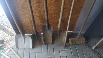 Nářadí žebřik kolečka atd - 4