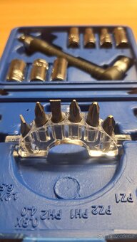 Úhlový šroubovák a sada bitů Powerfix - 4